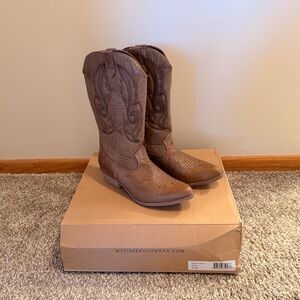 Cowboy Women’s Boots Size 8.5